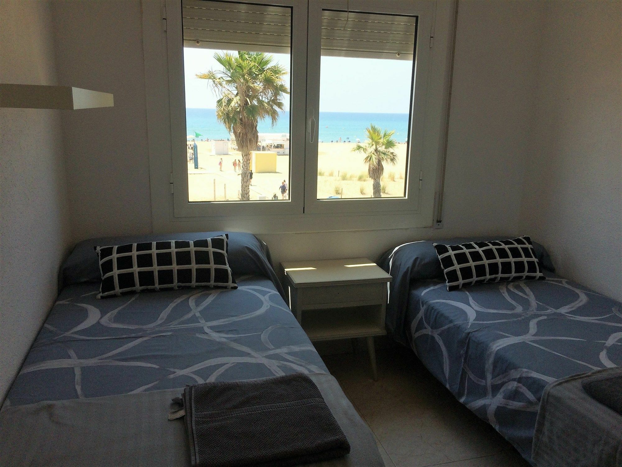 Apartamento Calaluz Be My Guest Castelldefels Exterior foto